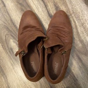 A brown high heel from Bjorndal